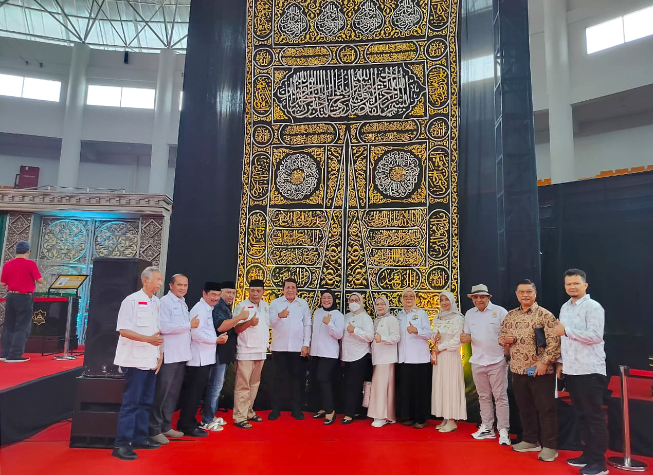 Mengunjungi Pameran Artefak dengan KADIN Kabupaten Bogor